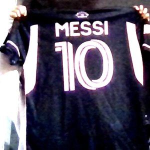 A Messi jersey
